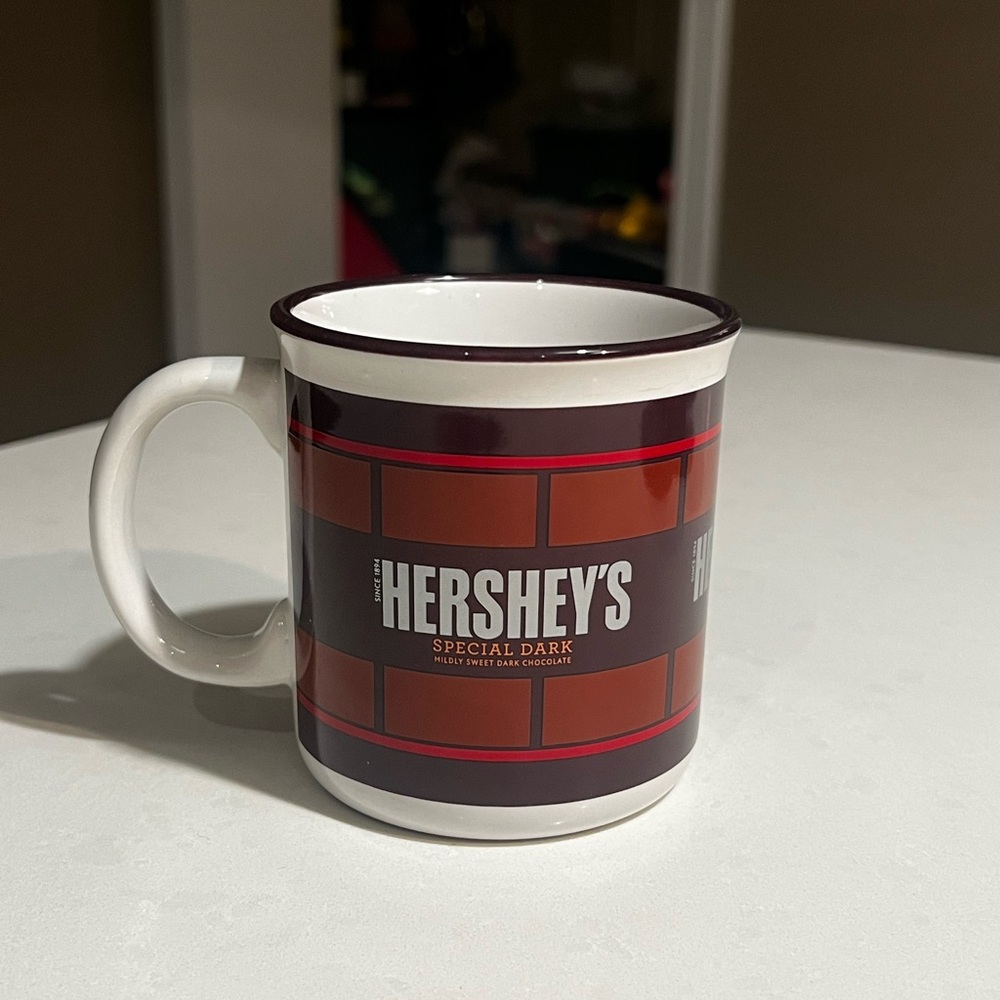 Special Dark Mug - White and Brown
